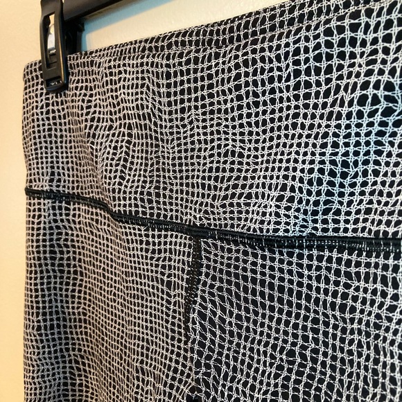 Lululemon black and white tights, size 10, great condition - Picture 2 of 12